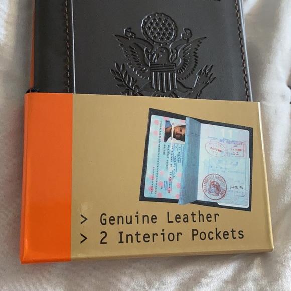 BUXTON  Brown Genuine Leather Passport Case Insurance Card holder NIP 2 pockets - Picture 9 of 10